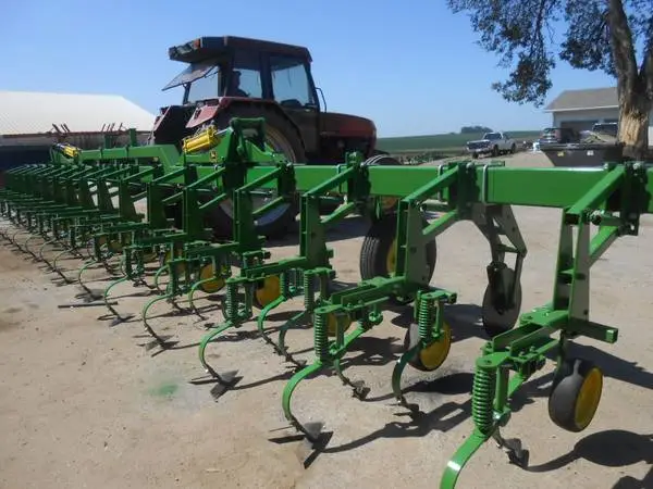 John Deere 845 16R30 cultivator