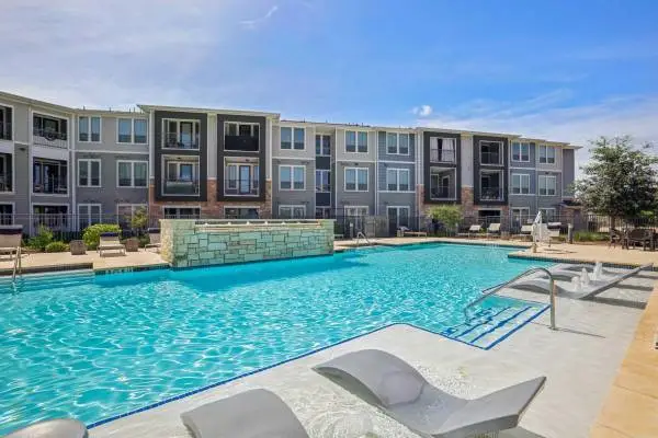 Situated in Austin!, 1BD 1BA, 9Ft Ceilings