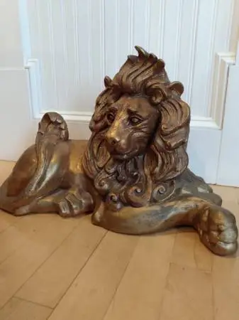 California Pottery # 811 LION Watching over Pride / COLLECT