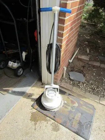 ORECK XL TYPE 1 ORBITER FLOOR POLISHER
