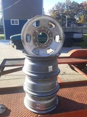 4 GM 8 lug wheels
