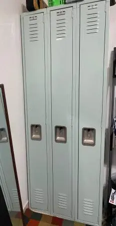 3 set lockers