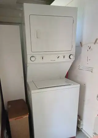 Frigidaire washer/dryer stack set