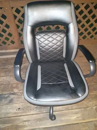 BLACK & GREY QUILTED LEATHER STYLE OFFICE DESK CHAIR