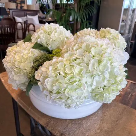 Fig & Birch Anastasia Hydrangea Center Piece In White Pot - 12X17