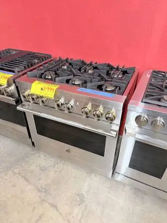 36IN JENN AIR GAS RANGE DUEL FUEL VERY NICE