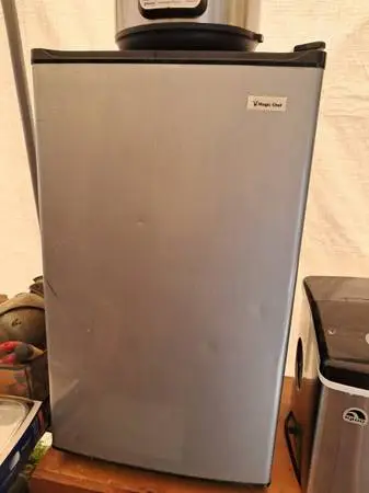 Magic Chef Mini Frig Compact Refrigerator Freezer