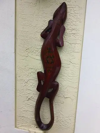LARGE 39 HAND CARVED WOOD LIZARD