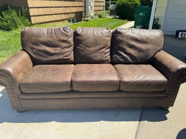 Beautiful leather couch