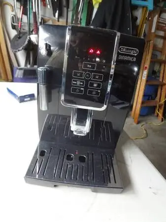 DeLonghi ECAM35020B Dinamica Automatic Coffee Espresso Machine