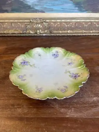 Hand-Painted Cabinet Plate with Green and Gold Toned Ombre Border.