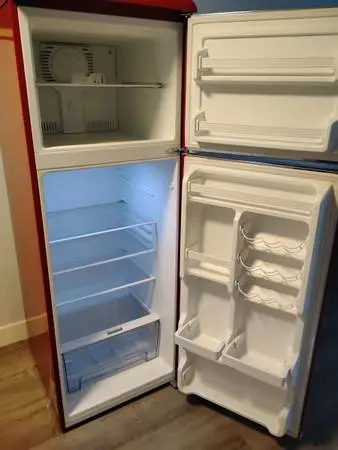 Discount refrigerator repair only $50 June only Plus part