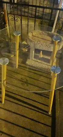 Glass circle table