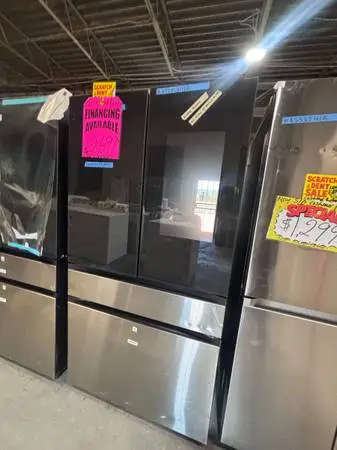 Samsung 4-doors family hub fridge new open box with warranty