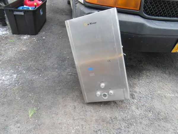TANKLESS WATER HEATER