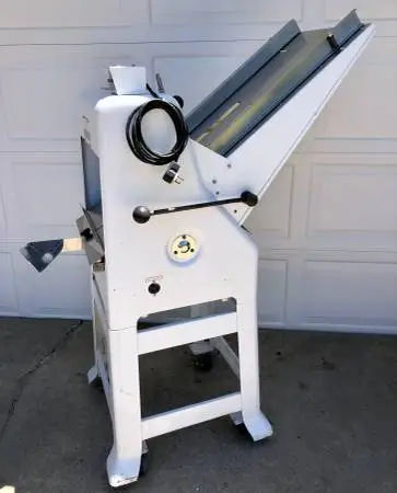 Oliver Bread Slicer Commercial