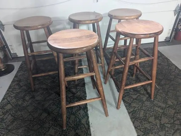 5 Wooden Bar Stools