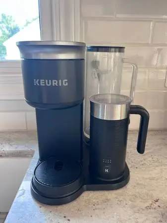 Keurig K-Cafe SMART Coffee Maker (latte, cappuccino)with Milk Frother