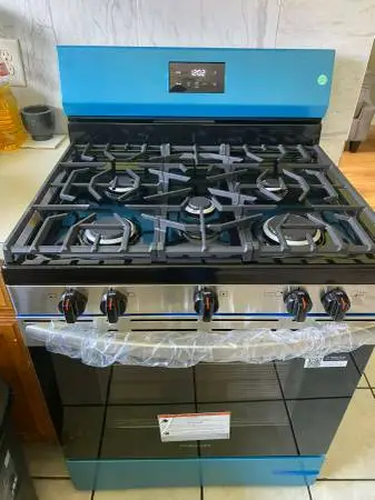 Frigidaire Gas Stove $550