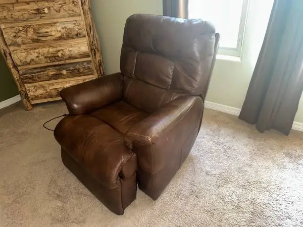 Leather power, reclining chair