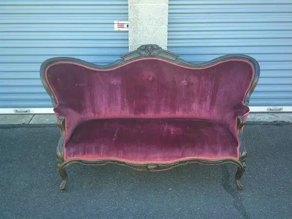 Elegant Victorian Sofa Hand-Carved Roses