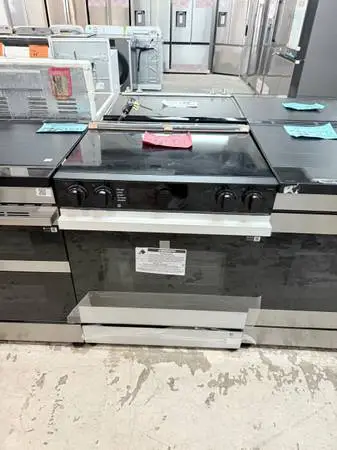 WHITE BESPOKE ELECTRIC RANGE SLIDE IN