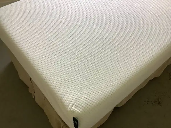 Twin Bed Complete/8” memory form mattress- folding metal frame/CALLS