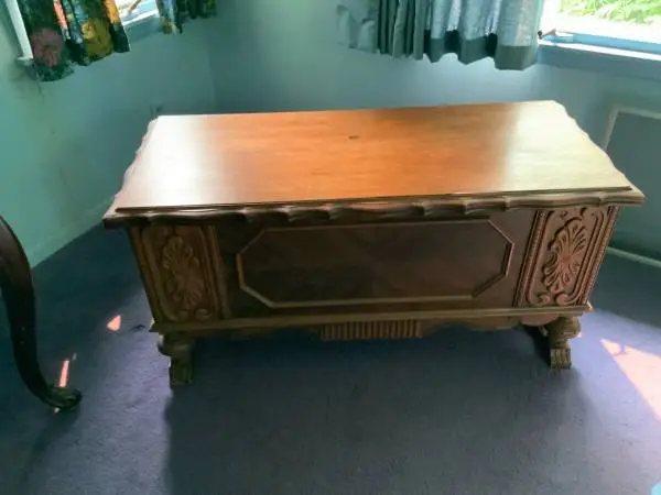 Vintage Classic Caswell-Runyan Cedar Chest