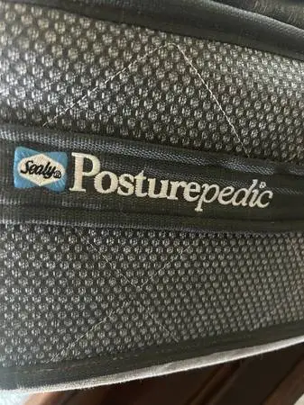 QUEEN POSTUREPEDIC MATTRESS