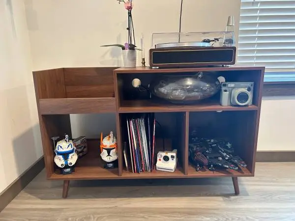 Record player stand