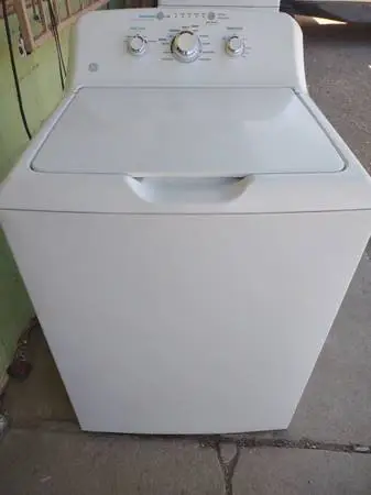 GE. 4.2 cu. ft. Capacity Washer with Stainless Steel Basket