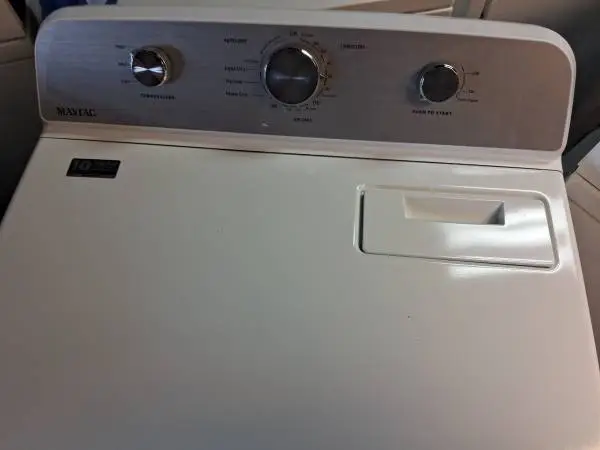 Maytag (ELECTRIC) dryer. In LIKE NEW CONDITION.