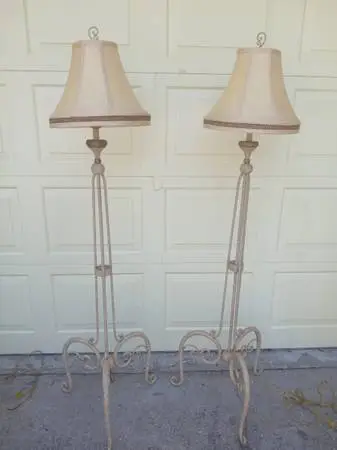 BEAUTIFUL PAIR OF FLOOR LAMPS with SHADES