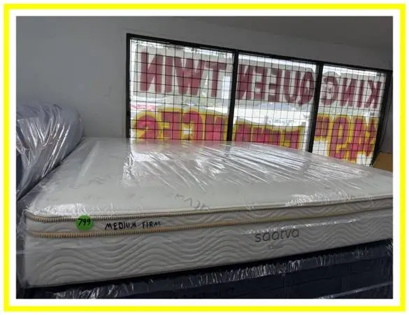 King Size Saatva Classic Mattress & Box Springs Bed Set