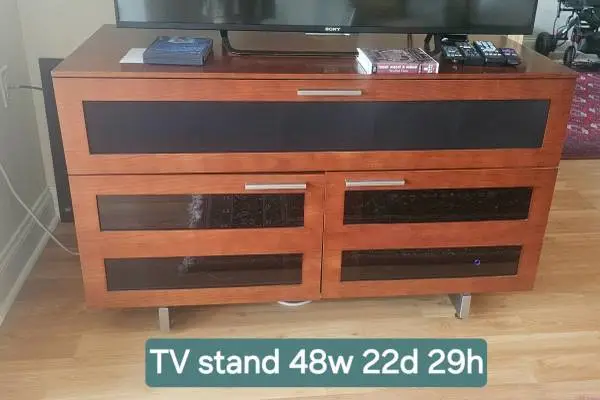 Nice modern TV stand / stereo unit $80
