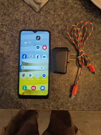 Samsung AO3s like new condition boost Mobile carrier only not unlocked. You must