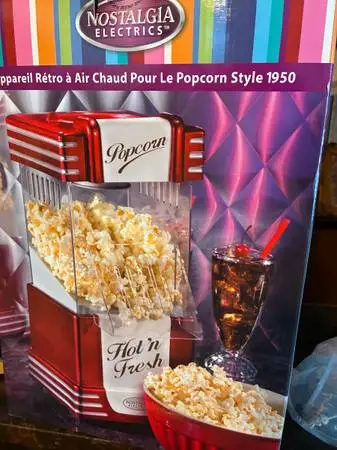 POPCORN MAKER USED A COUPLE OF TIMES