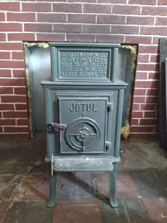 WOOD BURNING STOVE JUTOL 118