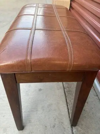 Piano bench,brown,storage comp,wood,vintage,comf,quality