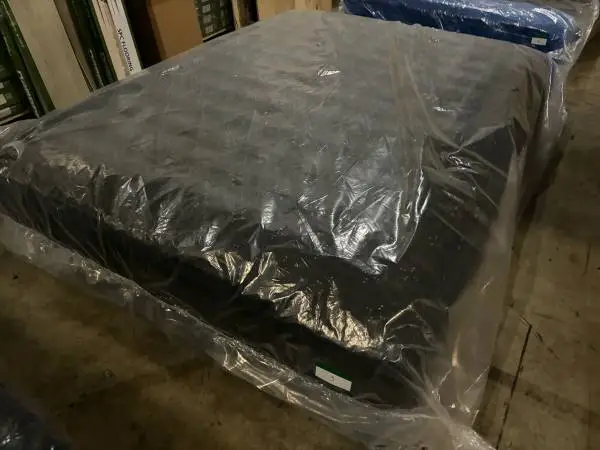 New Queen Simmons Beautyrest BLACK B-Class Medium Mattress $2800 in stores