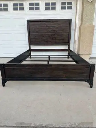 Hard Wood Queen Size Bed Frame