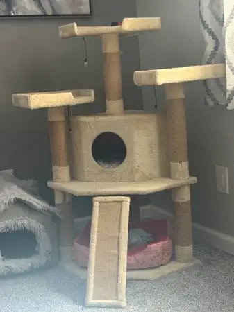 Cat tree