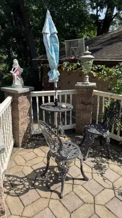 Cast aluminum bistro set