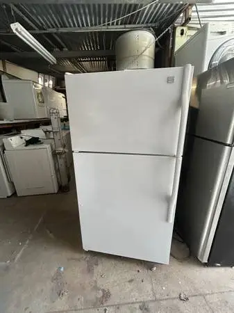 Warranty/free delivery installation 33” kenmore fridge
