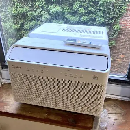 Midea U-Shaped Air Conditioner 10000 BTU