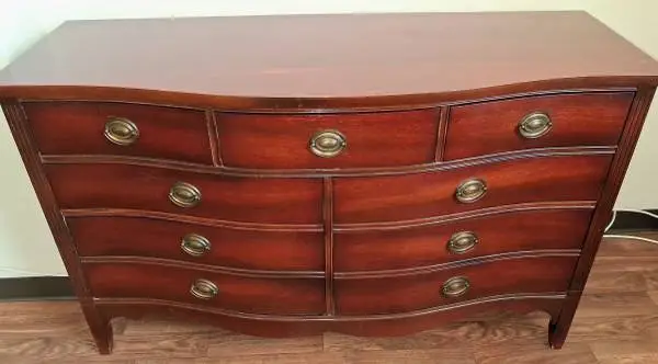 MAHOGANY 9 drawer dresser 55x20x35in