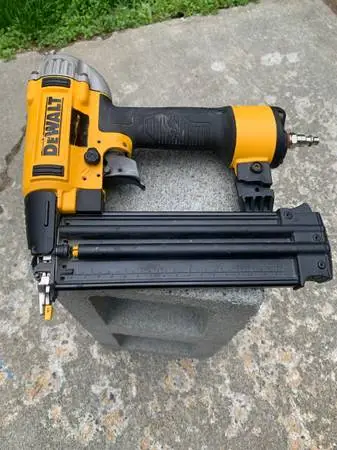 DeWalt 18gage Airgun