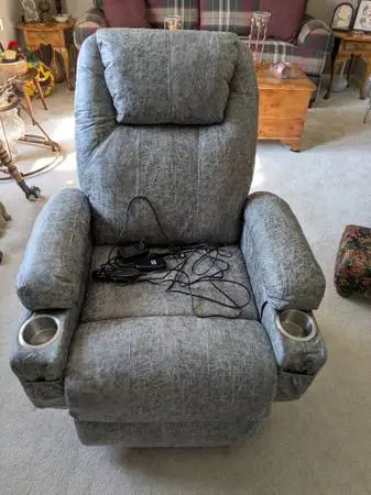 Power Lift Chair Recliner like new Grey w/Massage used only 2 weeks