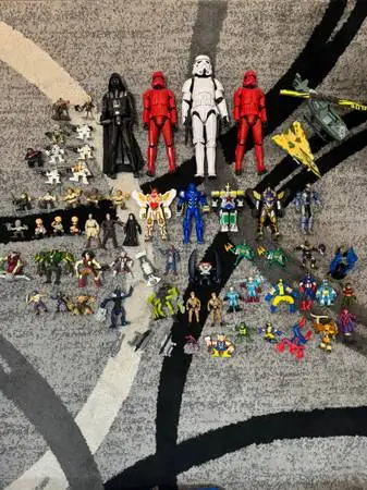 64 Pieces Action Figure Lot - Mixed Power Rangers Bandai,Star Wars, DC
