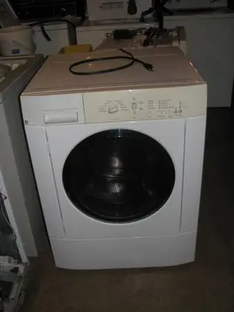 WASHER . . WASHING MACHINE FOR PARTS OR REPAIR